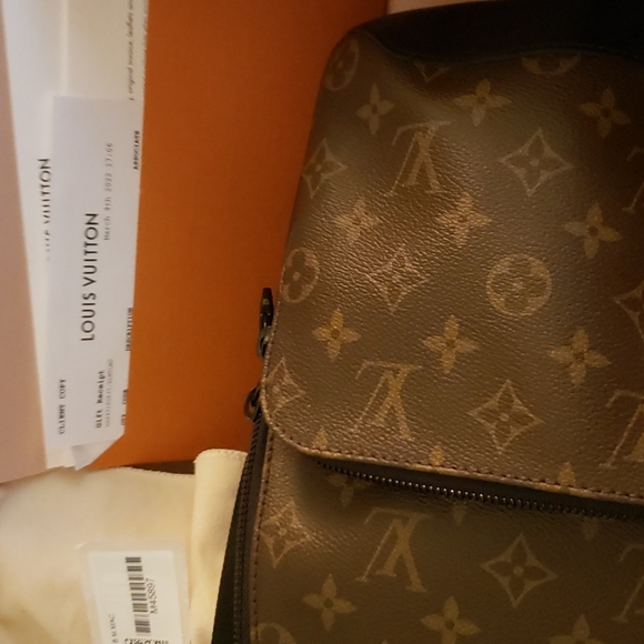 LOUIS VUITTON NEW MONOGRAM AVENUE SLING BAG VIRGIL A. - Picture 9 of 12